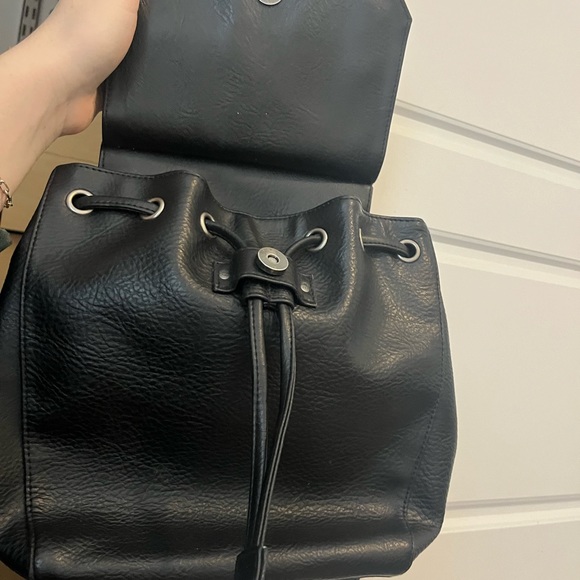 Matt and Nat black purse backpack - Picture 5 of 5